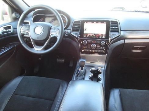 Used 2021 Jeep Grand Cherokee Laredo X image 12