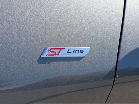 Used 2025 Ford Explorer ST-Line w/ Premium Package RWD image 6