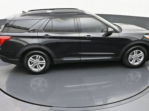 Used 2022 Ford Explorer XLT w/ Equipment Group 202A RWD image 33