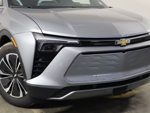 Used 2024 Chevrolet Blazer EV LT AWD/4WD image 45