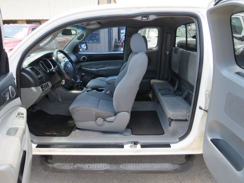 Used 2008 Toyota Tacoma PreRunner image 9
