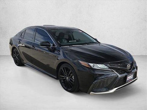 Used 2021 Toyota Camry XSE w/ Navigation Package FWD image 3