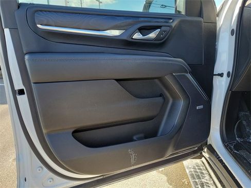 Used 2024 GMC Yukon Denali w/ Advanced Technology Package image 18