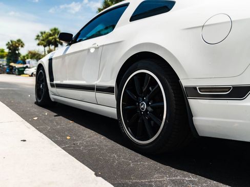 Used 2013 Ford Mustang Boss 302 w/ Boss 302 Accessory Pkg RWD image 11