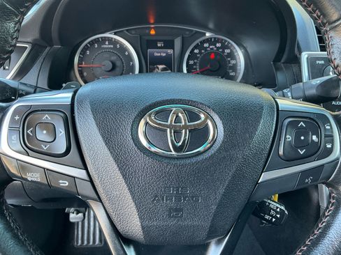 Used 2015 Toyota Camry SE image 29