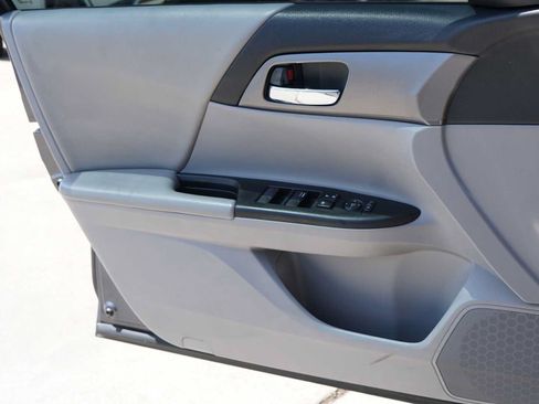 Used 2013 Honda Accord LX image 17