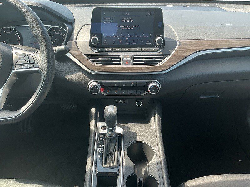 Used 2025 Nissan Altima 2.5 SV FWD image 14