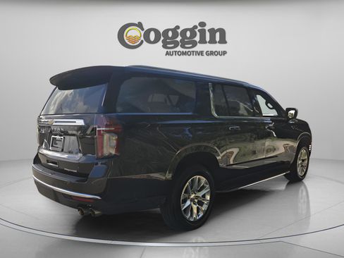 Used 2024 Chevrolet Suburban Premier AWD/4WD image 5