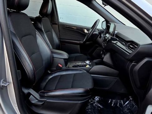 Used 2023 Ford Escape ST-Line Select AWD/4WD image 11