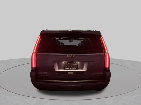 Used 2020 Cadillac Escalade Luxury w/ LPO, Radiant Package AWD/4WD image 10