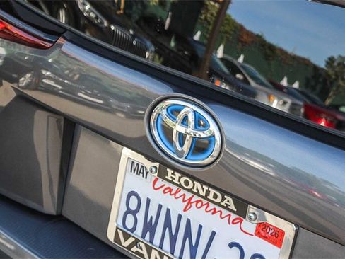 Used 2021 Toyota Prius LE w/ Carpet Mat Package (TMS) image 11