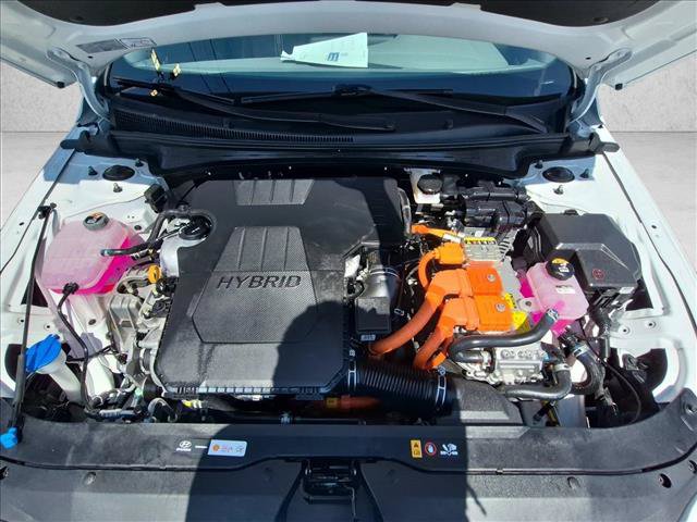Certified 2025 Hyundai Elantra SEL FWD image 22