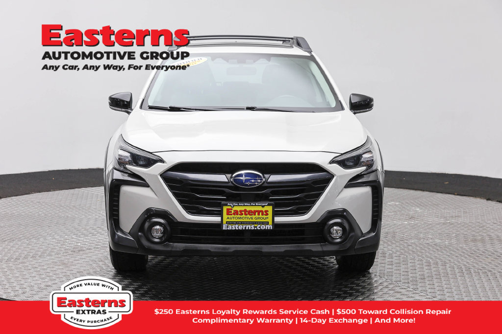Used 2023 Subaru Outback Premium AWD/4WD image 3