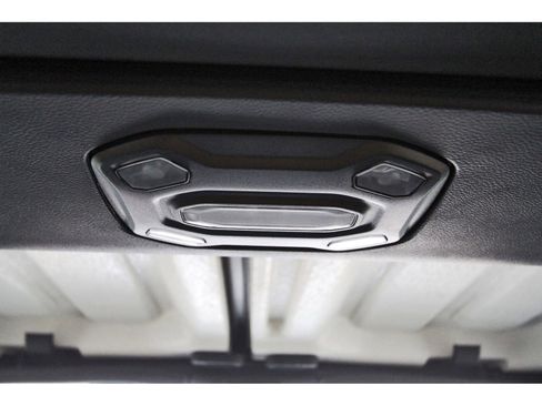 Used 2022 Jeep Gladiator Sport AWD/4WD image 16