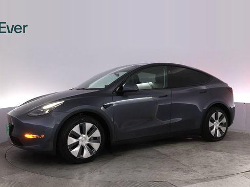 Used 2023 Tesla Model Y Long Range AWD/4WD image 18