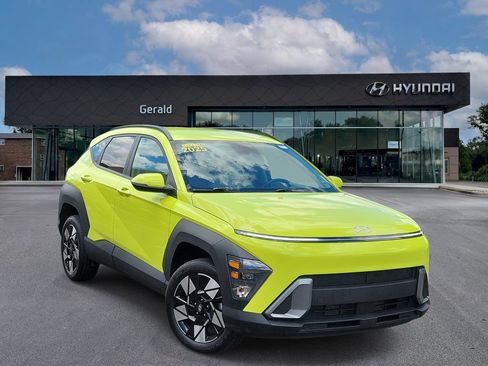 Certified 2025 Hyundai Kona SEL AWD/4WD image 1