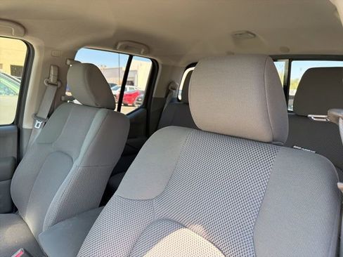 Used 2020 Nissan Frontier SV image 22