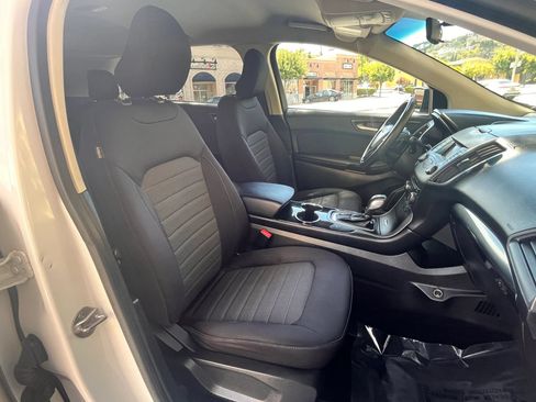 Used 2018 Ford Edge SE FWD image 13