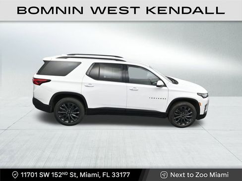Used 2023 Chevrolet Traverse RS image 17