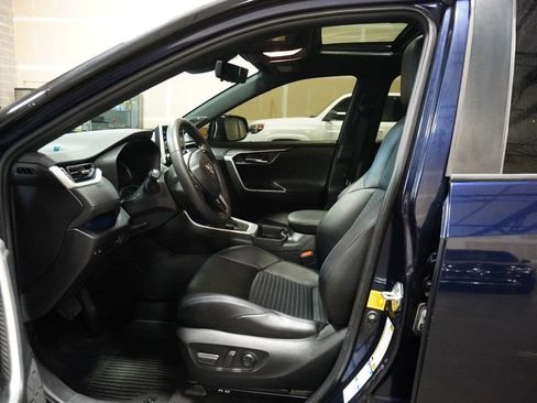 Used 2020 Toyota RAV4 XSE w/ All Weather Liner Package AWD/4WD image 6