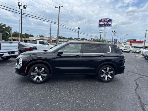 Used 2025 Mitsubishi Outlander SE AWD/4WD image 2