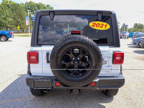 Used 2021 Jeep Wrangler Sport AWD/4WD image 4
