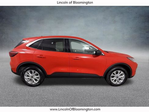 Used 2024 Ford Escape Active w/ Tech Pack #1 AWD/4WD image 8