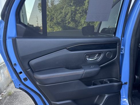 Used 2023 Honda Pilot TrailSport image 12