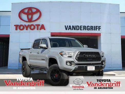 Certified 2019 Toyota Tacoma SR5 image 1