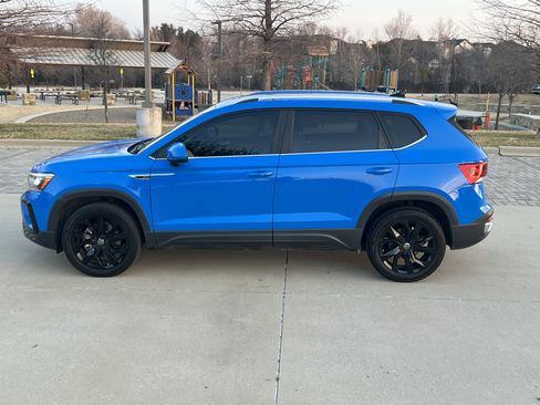 Certified 2022 Volkswagen Taos SE image 7