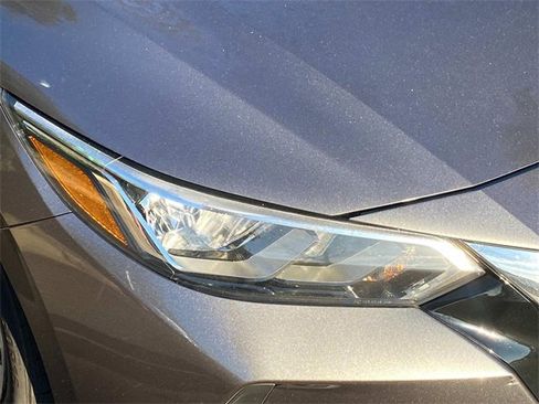 Used 2021 Nissan Sentra SV image 2