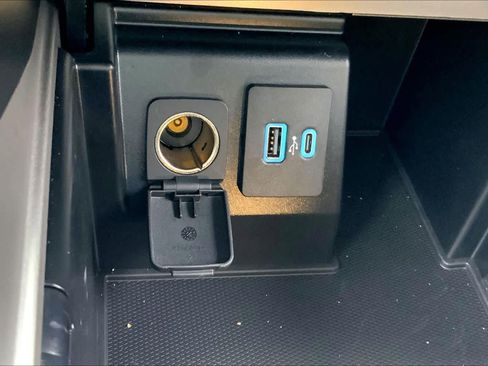 Used 2020 Ford Explorer Limited image 30