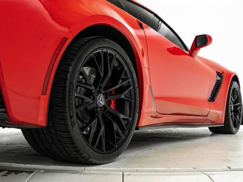 Used 2015 Chevrolet Corvette Z06 w/ 3LZ Preferred Equipment Group image 12