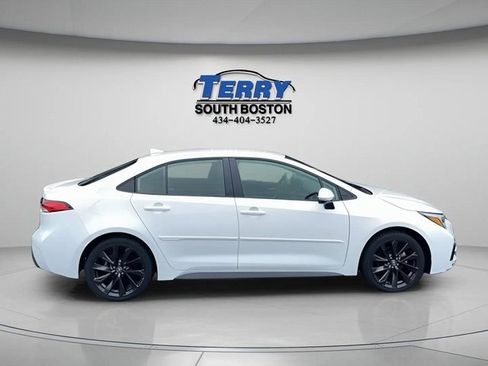 Used 2024 Toyota Corolla SE image 1