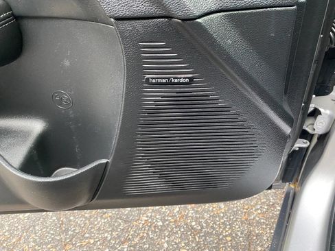 Used 2016 Dodge Challenger SXT Plus image 18