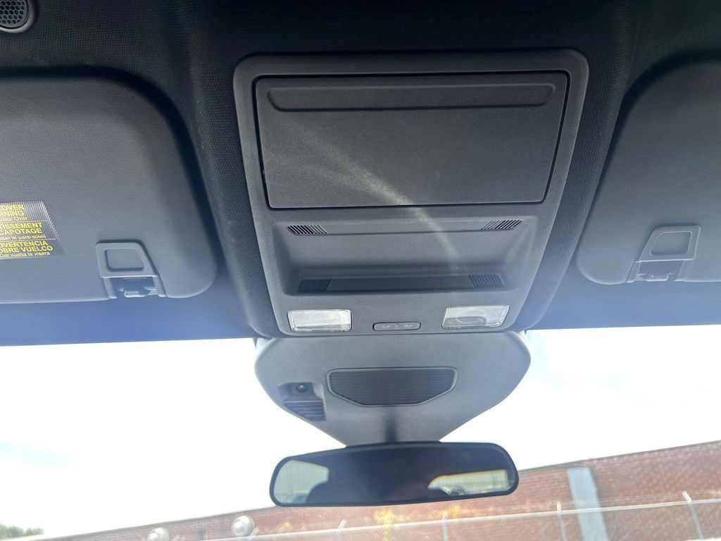 Used 2025 Ford Escape ST-Line Select AWD/4WD image 38