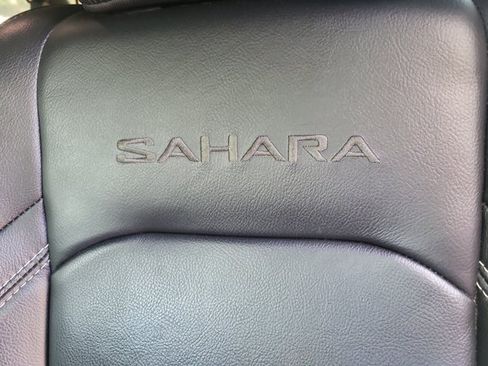 Used 2018 Jeep Wrangler Unlimited Sahara AWD/4WD image 26