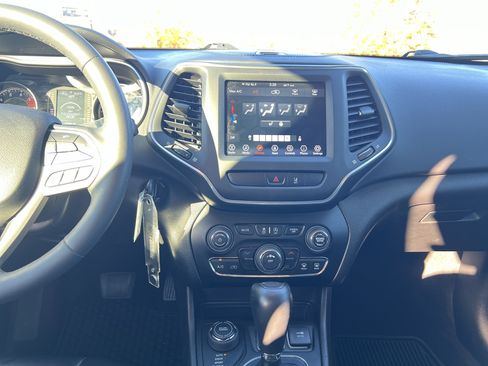 Used 2022 Jeep Cherokee Latitude image 31