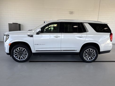 Used 2024 GMC Yukon Denali Ultimate AWD/4WD image 7