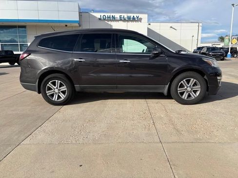 Used 2017 Chevrolet Traverse LT AWD/4WD image 4