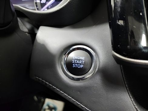 Used 2022 Toyota Highlander XLE image 36