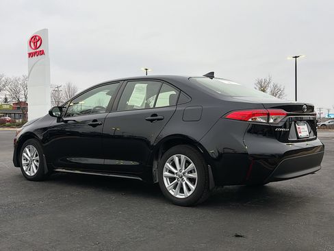 Used 2023 Toyota Corolla LE w/ LE Convenience Package image 12
