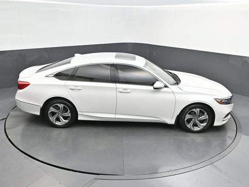 Used 2019 Honda Accord EX image 31