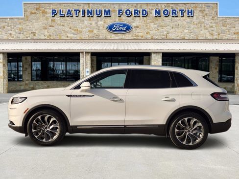 Used 2023 Lincoln Nautilus Reserve image 3