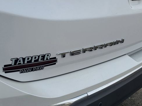 Used 2024 GMC Terrain SLT image 6