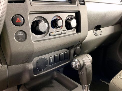 Used 2012 Suzuki Equator Premium RWD image 26