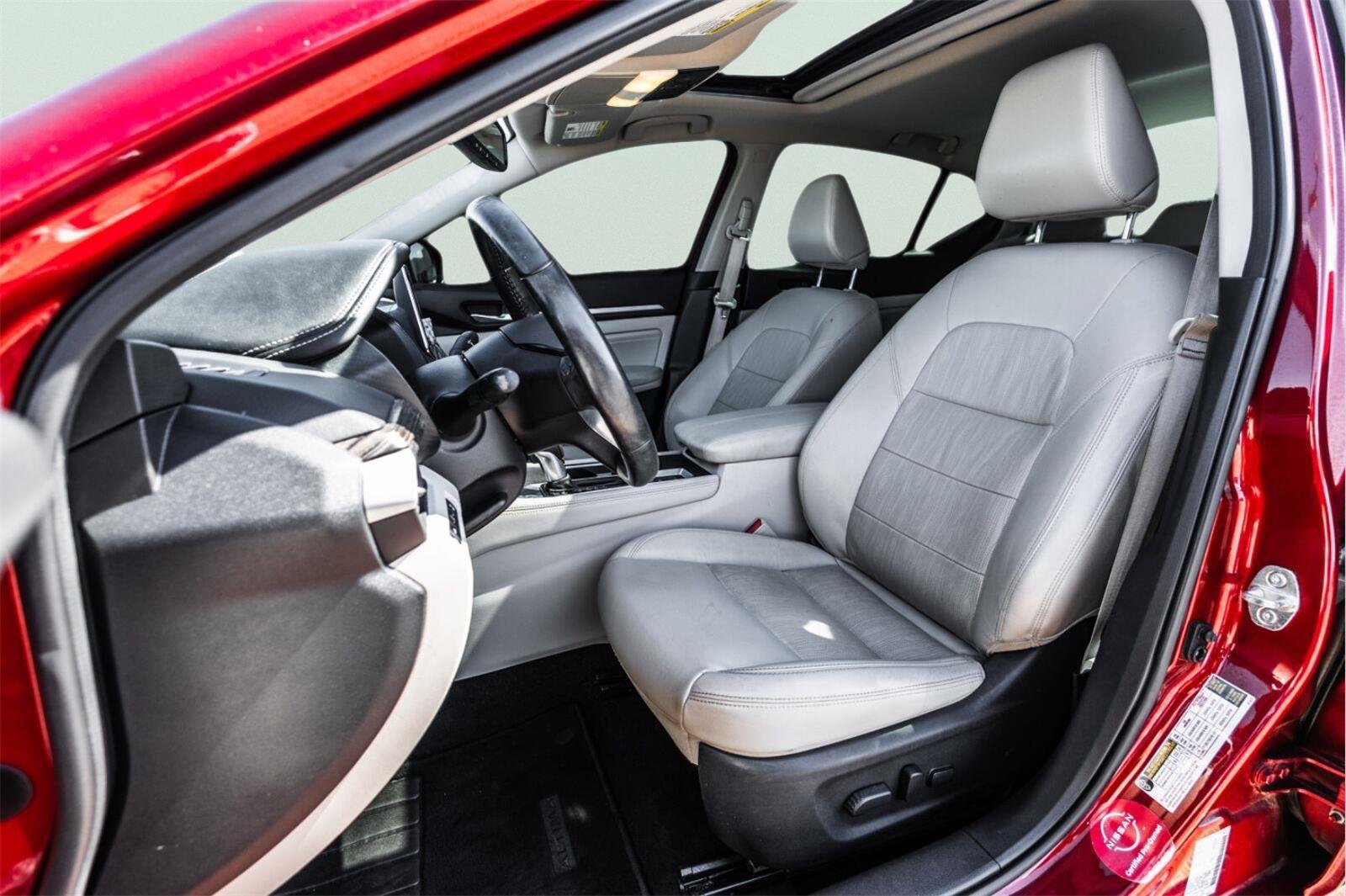 Used 2019 Nissan Altima 2.5 Platinum FWD image 11