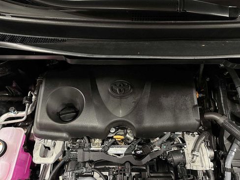 Used 2025 Toyota Sienna XLE w/ XLE Plus Package AWD/4WD image 12