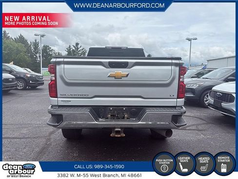 Used 2022 Chevrolet Silverado 2500 LT w/ Convenience Package AWD/4WD image 3