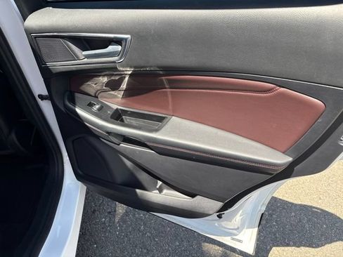 Used 2020 Ford Edge Titanium w/ Equipment Group 301A AWD/4WD image 19